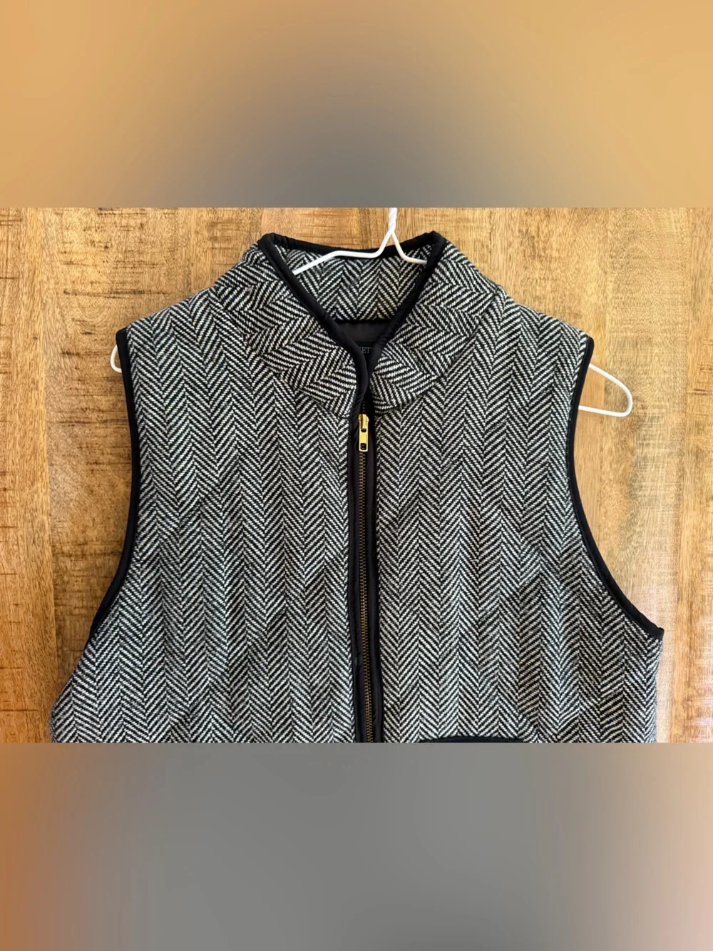 MEROKEETY Black White Herringbone Zip Front Vest Gold Tone Zipper Pockets